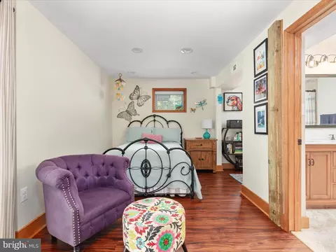 Bedroom - 4327 Ebenezer Rd, Bluemont, VA 20135 photo 5 of 5
