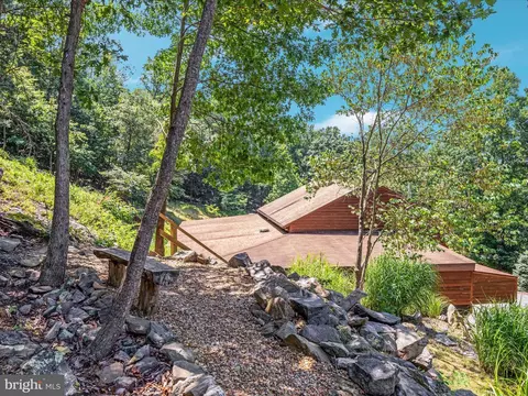 Exterior - 4327 Ebenezer Rd, Bluemont, VA 20135 photo 11 of 24