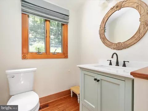 Bath - 4327 Ebenezer Rd, Bluemont, VA 20135 photo 1 of 2