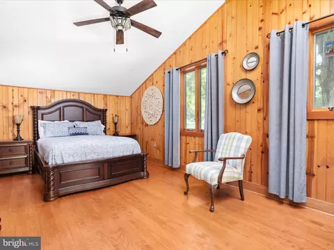 Bedroom - 4327 Ebenezer Rd, Bluemont, VA 20135 photo 1 of 5