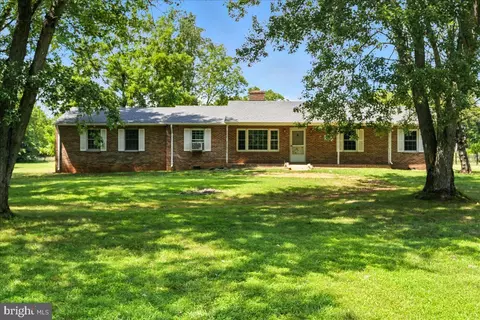667 Crums Church Rd, Berryville, VA 22611