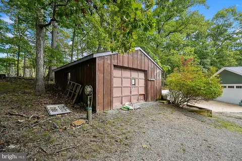Exterior - 884 Old Ferry Ln, Bluemont, VA 20135 photo 12 of 21