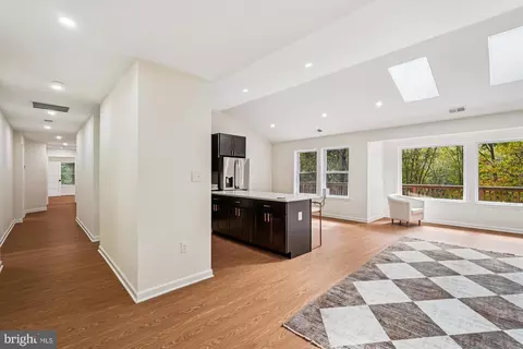 Entry Way - 884 Old Ferry Ln, Bluemont, VA 20135 photo 6 of 9