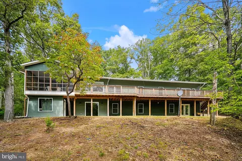 Exterior - 884 Old Ferry Ln, Bluemont, VA 20135 photo 13 of 21