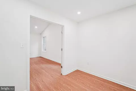 Entry Way - 884 Old Ferry Ln, Bluemont, VA 20135 photo 2 of 9