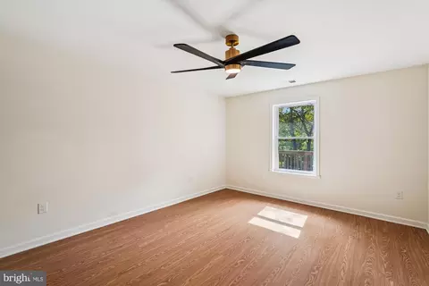 Bedroom - 884 Old Ferry Ln, Bluemont, VA 20135 photo 5 of 8