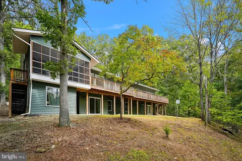 Exterior - 884 Old Ferry Ln, Bluemont, VA 20135 photo 15 of 21