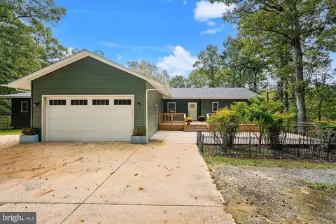 Exterior - 884 Old Ferry Ln, Bluemont, VA 20135 photo 11 of 21