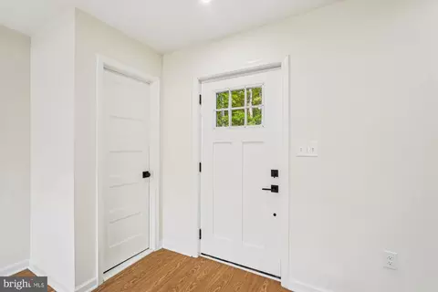 Entry Way - 884 Old Ferry Ln, Bluemont, VA 20135 photo 1 of 9