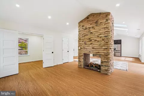 Living - 884 Old Ferry Ln, Bluemont, VA 20135 photo 2 of 6