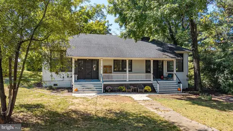 101 W 103 W Main St W, Boyce, VA 22620