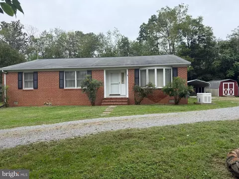 1582 Triple J Rd, Berryville, VA 22611