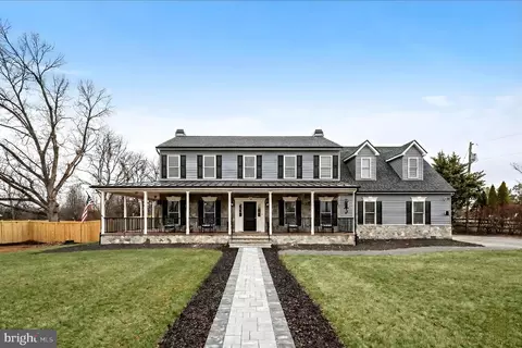 978 Old Charles Town Rd, Berryville, VA 22611
