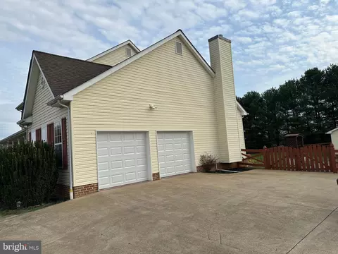 Exterior - 201 Vista Ln, White Post, VA 22663 photo 5 of 13