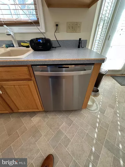 Kitchen - 201 Vista Ln, White Post, VA 22663 photo 6 of 6