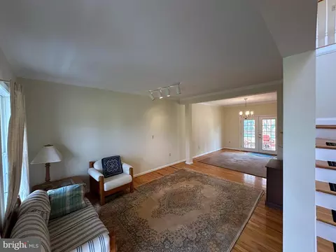 Living - 201 Vista Ln, White Post, VA 22663 photo 2 of 4