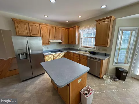 Kitchen - 201 Vista Ln, White Post, VA 22663 photo 2 of 6