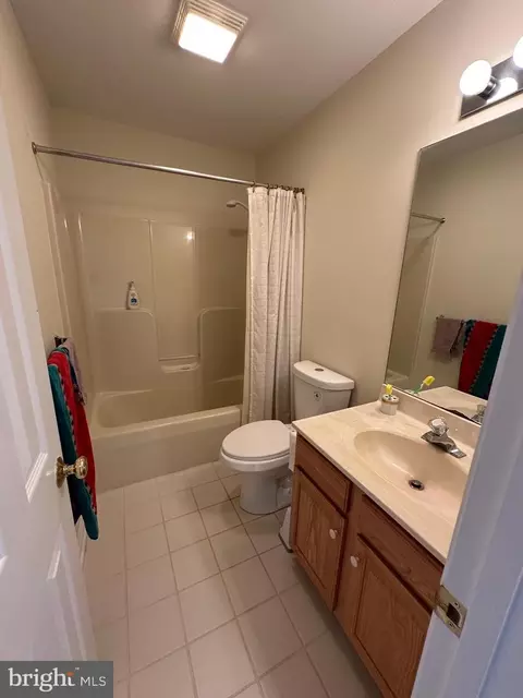 Bath - 201 Vista Ln, White Post, VA 22663 photo 5 of 5