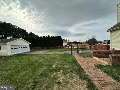 Exterior - 201 Vista Ln, White Post, VA 22663 photo 11 of 13