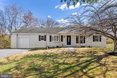 240 Crums Church Rd, Berryville, VA 22611