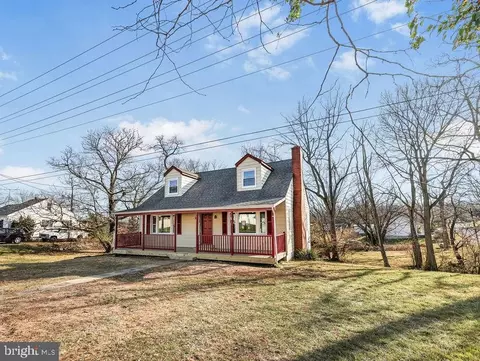 201 N Greenway Ave, Boyce, VA 22620