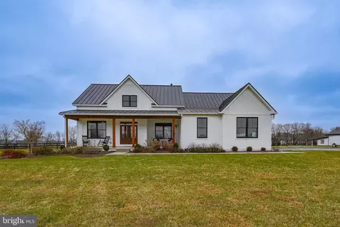 165 Ancient Oak Ln, Berryville, VA 22611