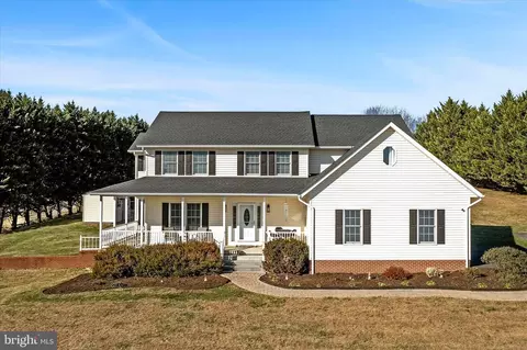 136 Rose Hill Ln, Berryville, VA 22611