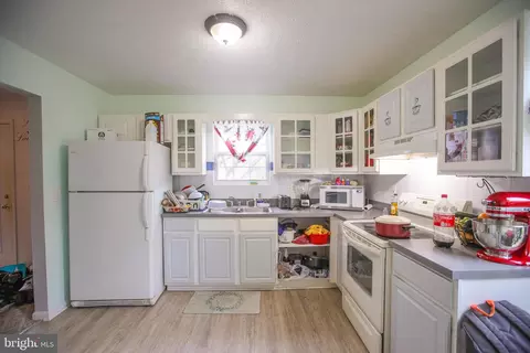 Kitchen - 10 Whiting Ave, Boyce, VA 22620 photo 1 of 2