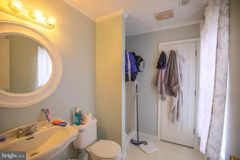 Bath - 10 Whiting Ave, Boyce, VA 22620 photo 2 of 2