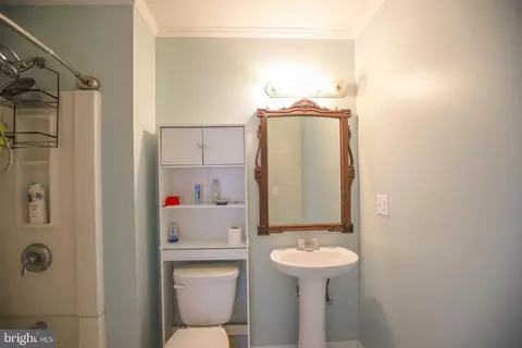 Bath - 10 Whiting Ave, Boyce, VA 22620 photo 1 of 2