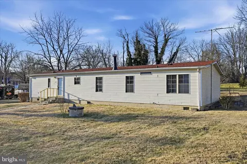 Exterior - 2 Old Chapel Ave, Boyce, VA 22620 photo 3 of 5