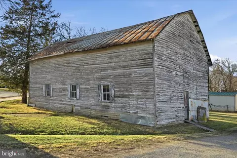 Exterior - 2 Old Chapel Ave, Boyce, VA 22620 photo 4 of 5