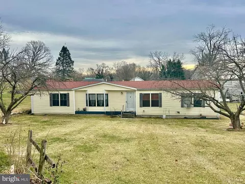2 Old Chapel Ave, Boyce, VA 22620