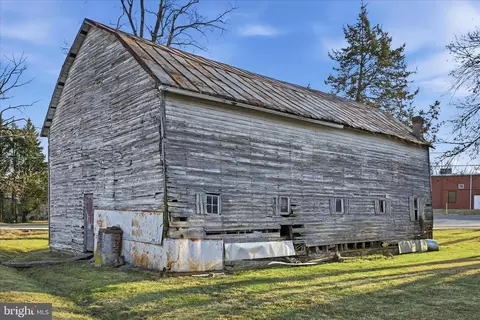 Exterior - 2 Old Chapel Ave, Boyce, VA 22620 photo 5 of 5