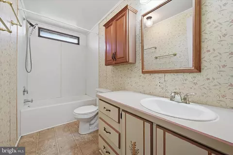 Bath - 2 Old Chapel Ave, Boyce, VA 22620 photo 1 of 1