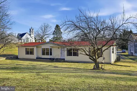 Exterior - 2 Old Chapel Ave, Boyce, VA 22620 photo 2 of 5