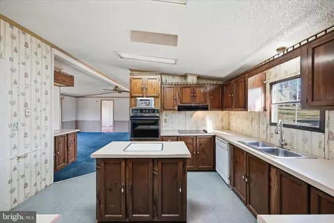 Kitchen - 2 Old Chapel Ave, Boyce, VA 22620 photo 3 of 4