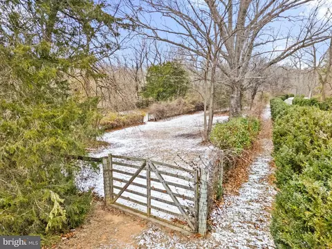 Exterior - 374 Clay Hill Rd, Boyce, VA 22620 photo 14 of 15