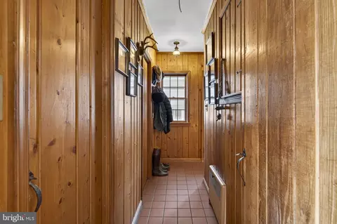 Entry Way - 374 Clay Hill Rd, Boyce, VA 22620 photo 6 of 6