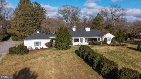 374 Clay Hill Rd, Boyce, VA 22620