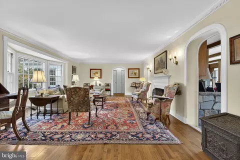 Living - 374 Clay Hill Rd, Boyce, VA 22620 photo 5 of 12