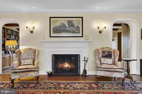 Living - 374 Clay Hill Rd, Boyce, VA 22620 photo 10 of 12