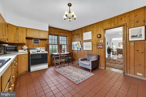 Kitchen - 374 Clay Hill Rd, Boyce, VA 22620 photo 3 of 4