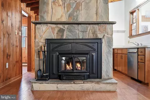 Entry Way - 558 Hemlock Ln, Bluemont, VA 20135 photo 1 of 2