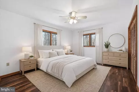 Bedroom - 558 Hemlock Ln, Bluemont, VA 20135 photo 1 of 2