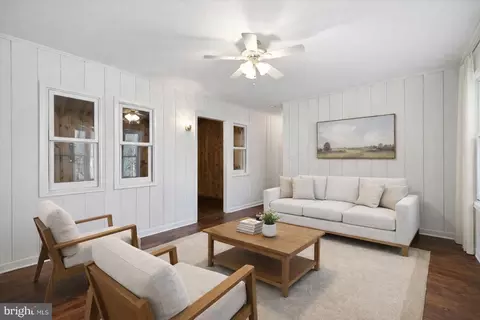 Living - 558 Hemlock Ln, Bluemont, VA 20135 photo 2 of 2