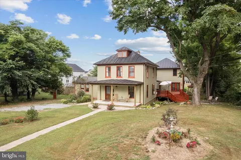 325 S Church St, Berryville, VA 22611