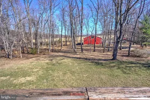 Exterior - 225 Pine Grove Rd, Bluemont, VA 20135 photo 7 of 9