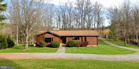 225 Pine Grove Rd, Bluemont, VA 20135