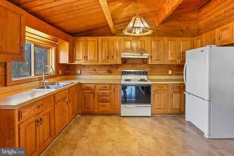 Kitchen - 225 Pine Grove Rd, Bluemont, VA 20135 photo 1 of 1